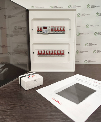 Изображение Электрощит 40А 220В для 2 комнатной квартиры DKC FRAMEBOX на 14 отходящих групп 