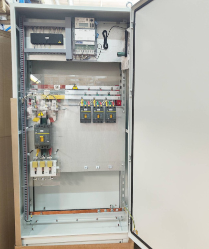 Изображение Щит учета электроэнергии 100 кВт 380в с GSM-модемом с 3 отходящими автоматами 3п 80А 1600х800х400 IP54 IEK  SS-SU100-3х80-27017 