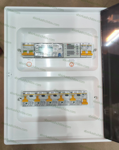 Изображение Электрощит 63А 220В для 2 комнатной квартиры на 8 отходящих групп SS-IEK220-MEDIUM-1F-2K-M1412 