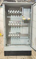 Изображение Щит ВРУ  5х250А + 3п 100А + 1П 6А на базе киоска КЛ-211 1700х1000х450 IP54 (ВхШхГ) с цоколем 200мм RAL 7035 (со вставками ППН, шины алюминий,без счетчика ) SS-33497 