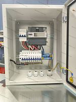 Изображение Щит учета электроэнергии 25 кВт 40А 380в IP54 трехфазный, с 6 отходящими автоматами и накладной розеткой 5п 16А SS-31250 