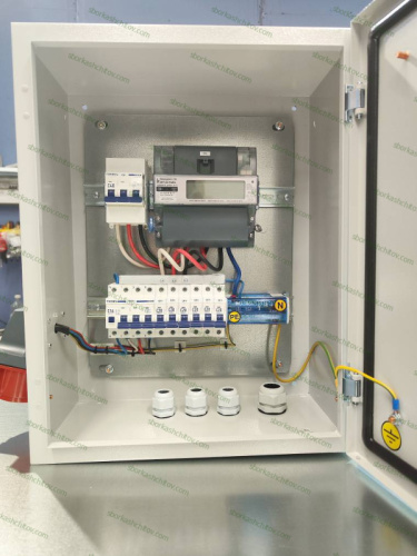 Изображение Щит учета электроэнергии 25 кВт 40А 380в IP54 трехфазный, с 6 отходящими автоматами и накладной розеткой 5п 16А SS-31250 