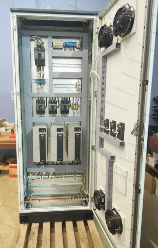 Изображение Щит управления 3-мя насосами 22кВт 380В 2000х800х400 IP55 CQE с преобразователями частоты VEDA  SS-35057 